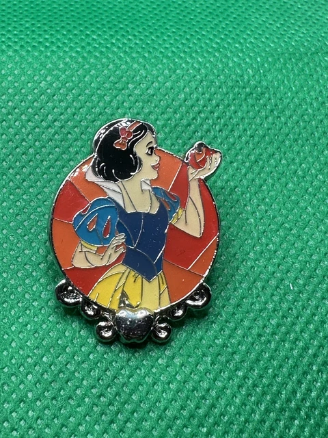 LOUNGEFLY DISNEY PRINCESS Snow White Stain Glass Blind Enamel Pin New