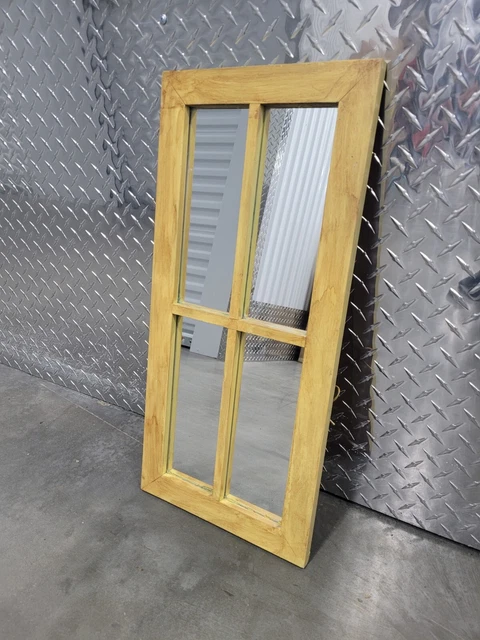 Espejo vintage de 10"" × 22 1/2"" con marco de ventana de madera