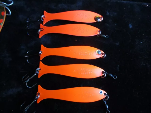 Mepps Flying C Single Hook Fishing Lure, 7/8-Ounce, Hot Orange  Sleeve/Silver Blade (FC78 HO-S)