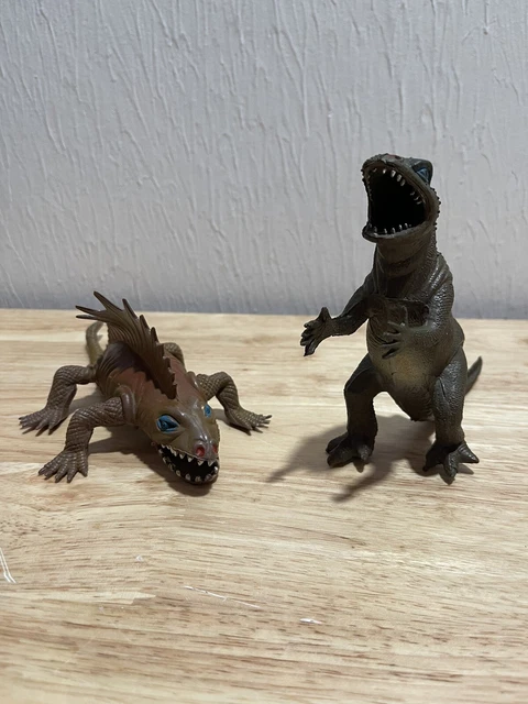 Pair Of Vintage Dinosaurs Made In Hong Kong