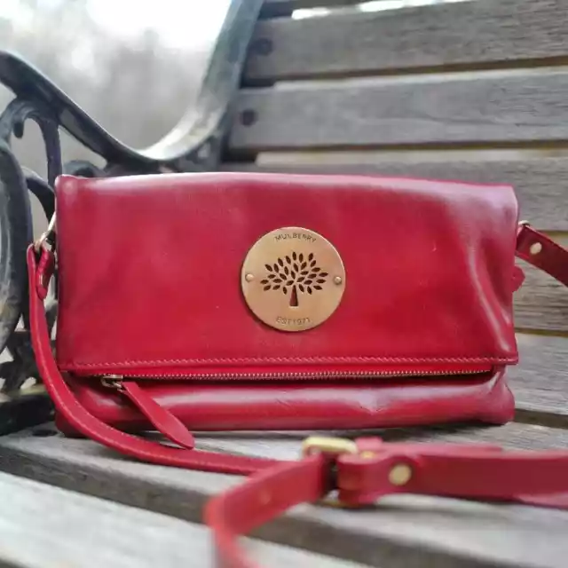EUC Mulberry Daria Glossy Leather Fold over Convertible Crossbody Bag / Clutch