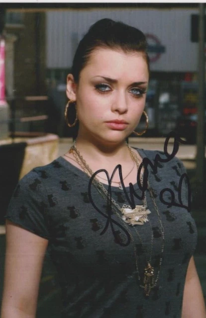 Shona McGarty    **HAND SIGNED**  6x4 photo  ~  Eastenders  ~  AUTOGRAPHED