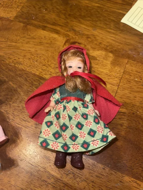 McDonald’s Madame Alexander Doll "Little Red Riding Hood" 2002