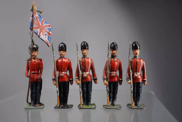 5x antike vollplastische Zinnfiguren - British Guards - 45mm Serie