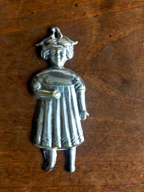 ex voto grazia ricevuta bambina  metallo argentato-ex voto pardon received