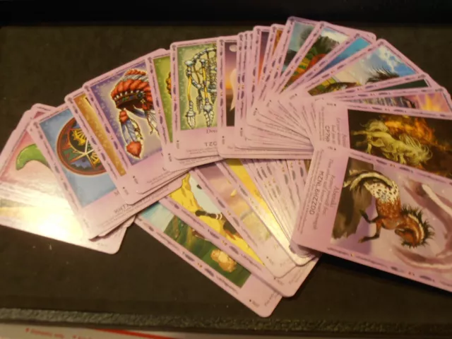 Pack de Cartas Pokemon Originales en español, 50 Cartas comunes + 1 Reverse  Holo Aleatorias : : Juguetes y juegos