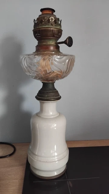 Originale et rare lampe à pétrole Matador en métal, résevoir