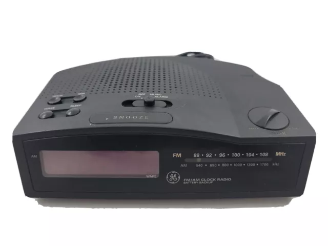 Vintage GE Digital Alarm Clock AM/FM Radio Model No. 7-4813A
