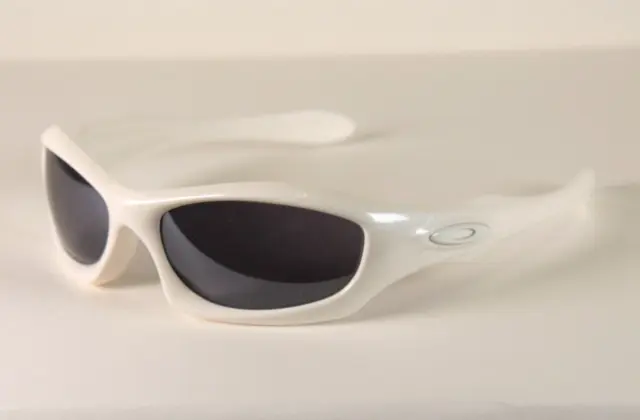 Oakley Monster Dog Polarized Sunglasses (White Frame/Gray Lens)
