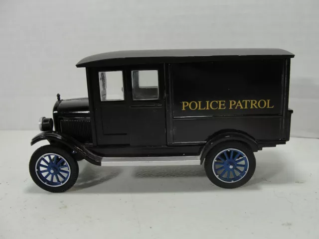 National Motor Museum Mint 1924 Chevy Series H 1-Ton Truck - 1:32 Scale