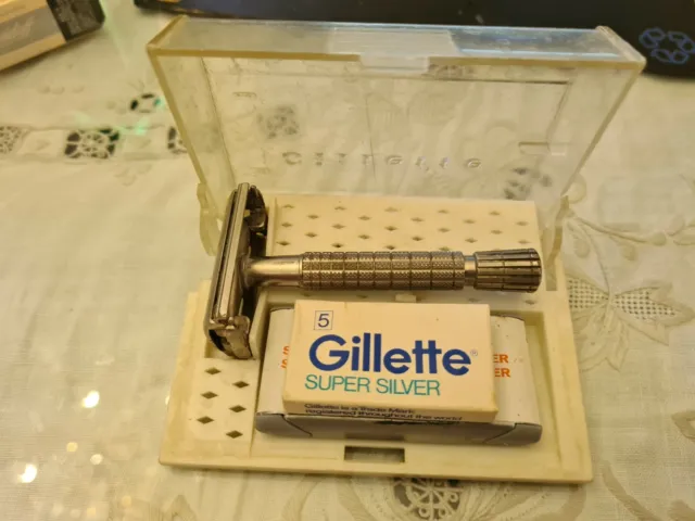 Vintage Gillette Flare Tip Super Speed DE Safety Razor A1 made in USA