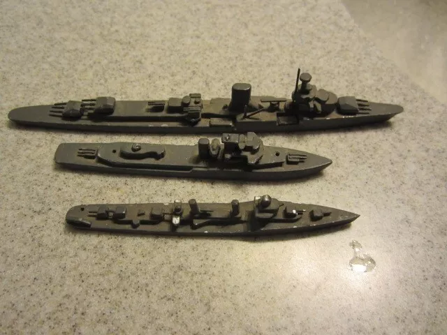 Vintage Lead WWII Battleship SOUTHAMPTON Navy Military Cruiser MODEL SHIP 1:1200