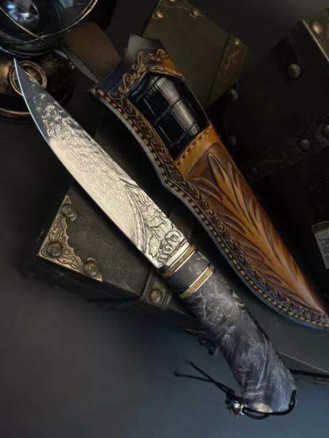 Fixed Blade Vg10 Steel Damascus Hunting Knife Handcrafted Steel Engraved Pattern