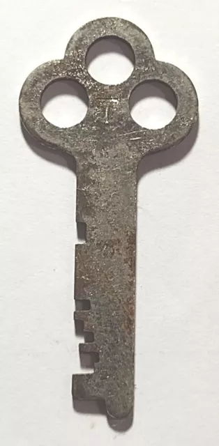 Vintage Skeleton Key YALE TOWNE T Stamford CT Appx 2" Steampunk 2