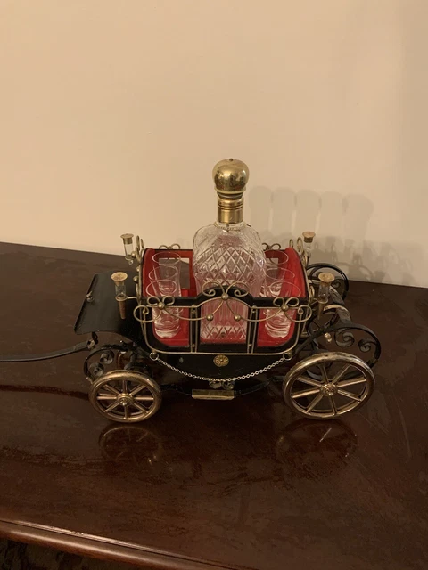 Vintage Carriage Decanter With Six Shot Glasses Music Box.
