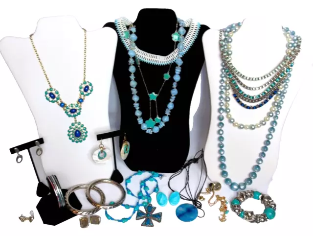 Large Lot of Beautiful Vintage to Now Fashion Costume Jewelry (Turquoise) - 7E
