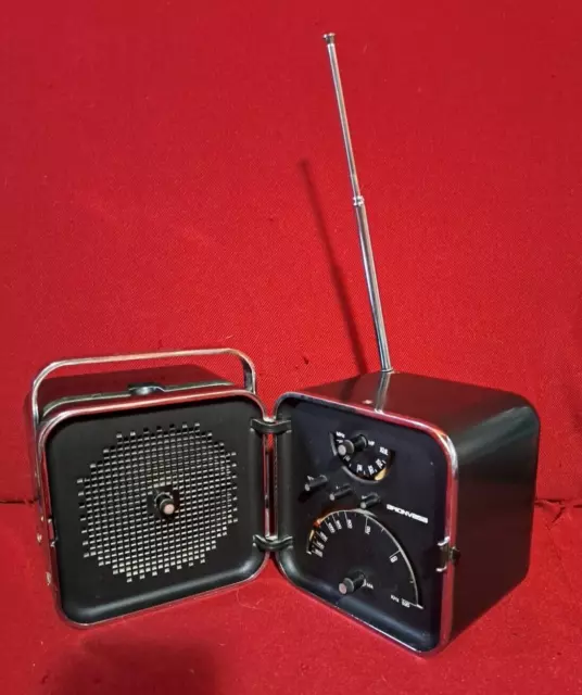 Brionvega radio cubo ts 502 design Zanuso/Sapper 1964 space age
