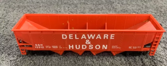 HO Bachmann Delaware & Hudson 40’ 4 Bay Hopper Car D&H 12312