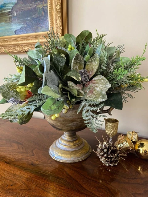 Quality Christmas Artificial Silk Flower Arrangement Magnolia Berries Gold Vase