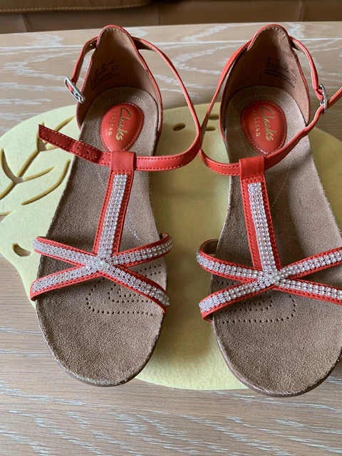 Clarks raffi sandals deals