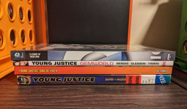 Young Justice Graphic Novel Lot Of 4 Books 1-3 DC Comics Peter David Bendis HBO