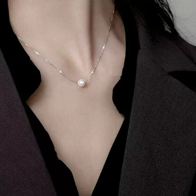 Collier avec pendentif en argent et perle de nacre en or blanc pour femme