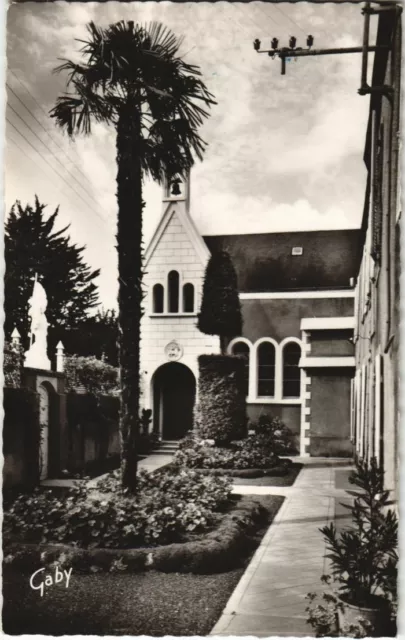 CPA CHOLET LOUBLANDE - Maison du Sacre-Coeur - La Cour d'Entree (1141376)