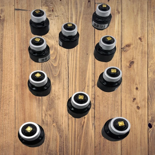 Lot of  10 Leviton Medium-Base Socket Phenolic Lampholder Extensions