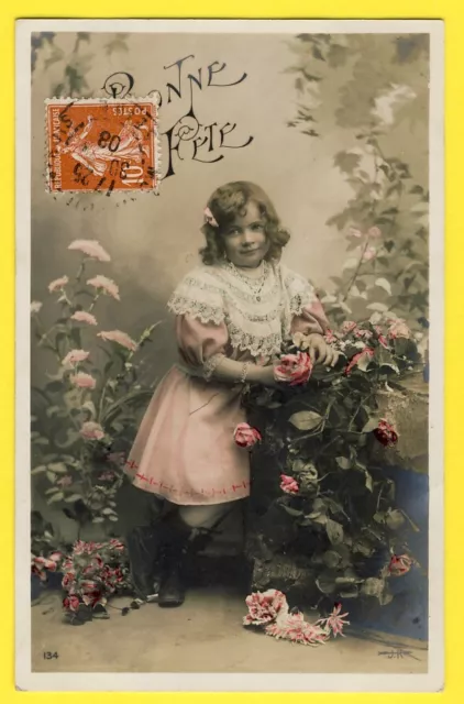 carte Postale Ancienne de 1908 BONNE FÊTE Jeune Fille Little Girl Fleurs Rosier