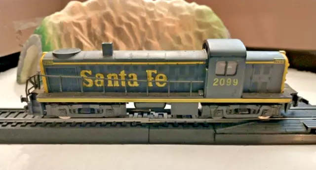 HO scale AHM Santa Fe  diesel Switcher Locomotive no 2099  vintage  rare