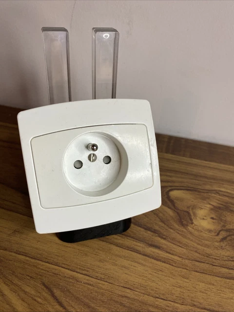 Prise électrique Schneider ALB81073 – 2P+T Blanc – Encastrable Avec Bornes Automatiques