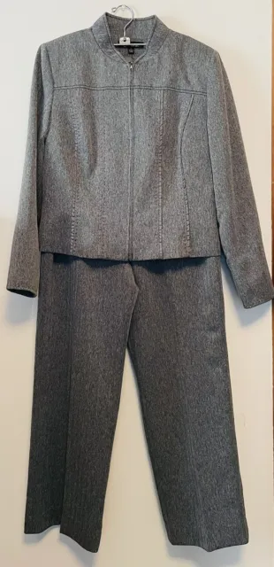 Larry Levine Women's Suit Size 12 Grey 2 Piece Pants & Zip Up Blazer Pre Owned