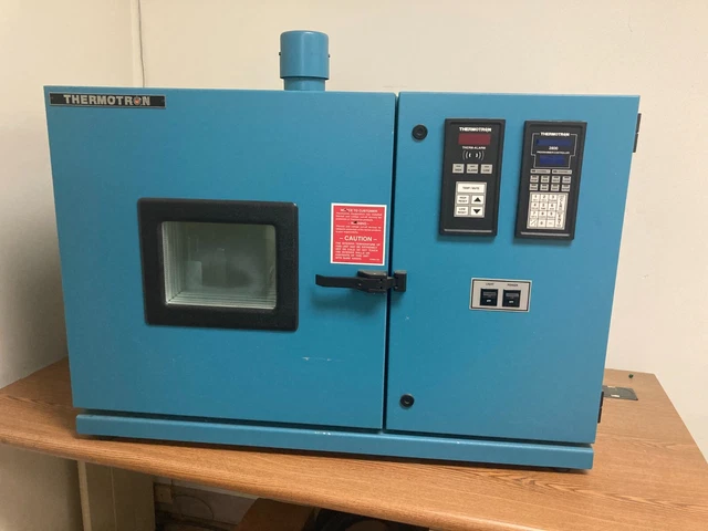Thermotron 2800 1.2 cu ft environmental chamber