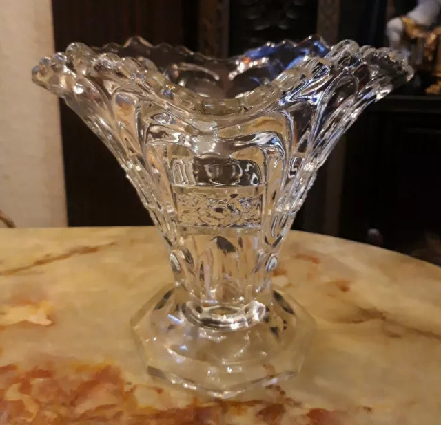 A LOVELY ART DECO  LARGE HEAVY VINTAGE CLEAR GLASS VASE  Wild Rose  7"