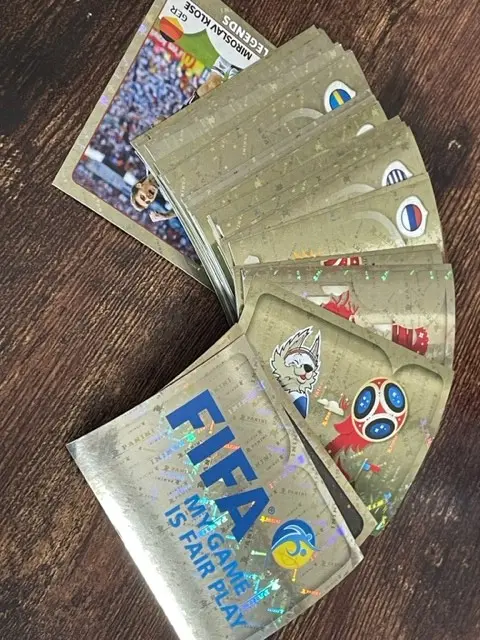 Panini World Cup Russia 2018 - choose your badge/ logo/ legend