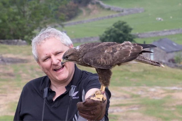 UK Falconry Gift Voucher Day Experience Perfect Christmas Present Kids Boys Girl 3