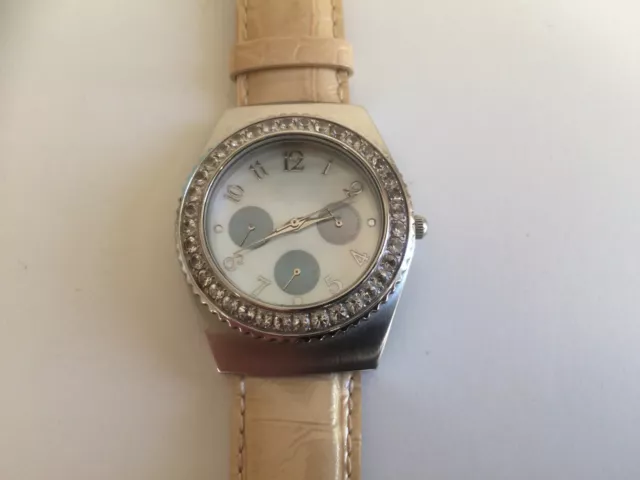 Montre-bracelet pour femme topaze blanche crème cuir. 2