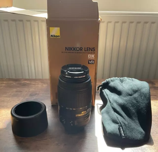 Nikon AF-S DX NIKKOR 55-300mm f/4.5-5.6G ED VR Lens boxed extras