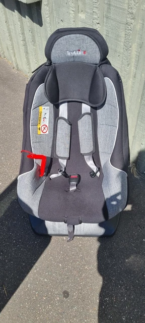 Trottine siege store auto