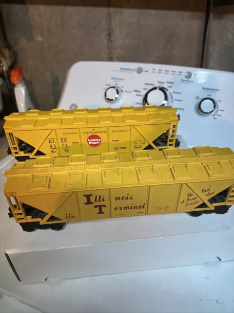 Lionel Illinois Terminal & Lantic Sugar Yellow  4-Bay Hopper Set W/ Box