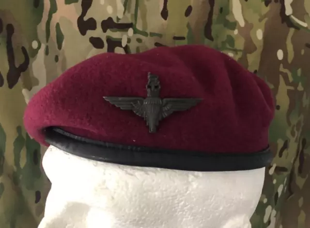 Parachute Regiment Beret & Black Combat Cap Badge -  Paras  Sfsg