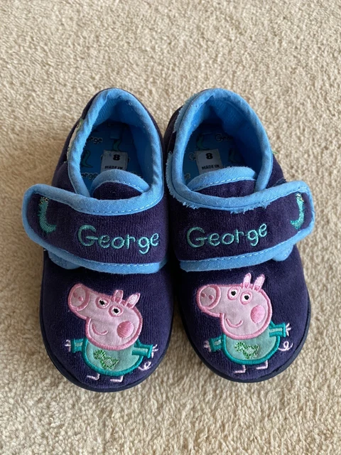 Next boy deals slippers