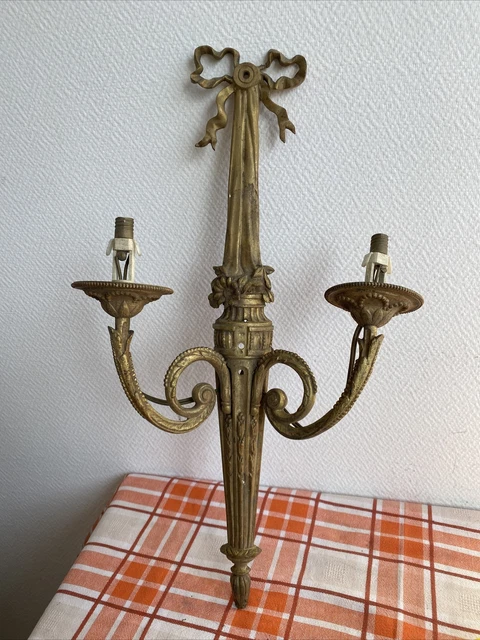ancienne applique murale laiton ou bronze ? Noeud Double Lampe style louis XVI