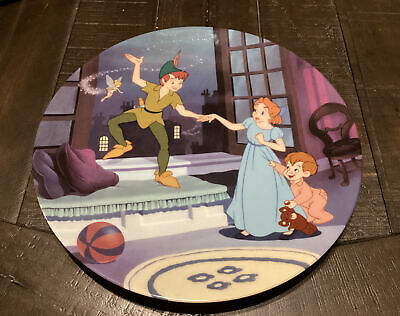 PETER  PAN Plate Walt Disney Treasured Moments #5 Movie Film Wendy Tinkerbell
