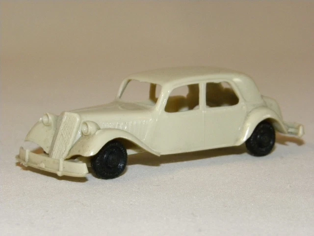 Figurine CLE échelle 1/43 – Parc Auto Réservé Panhard / Citroën Traction / DS 19, Rare