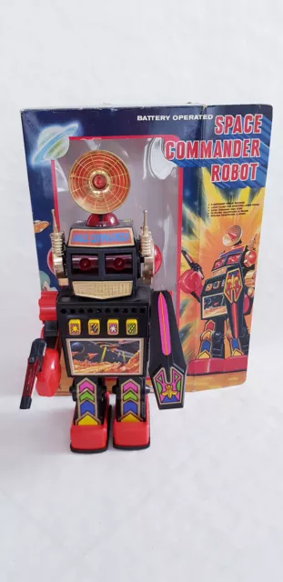 Vintage SPACE COMMANDER ROBOT Battery Operated China 1980 mint in mint box work