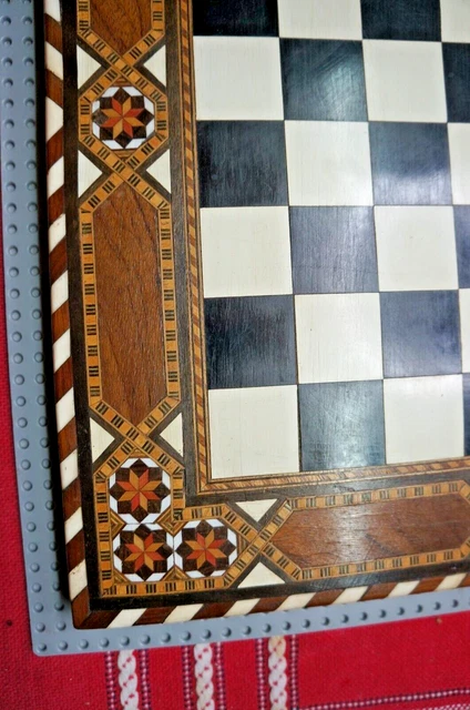 Stunning Inbound Wooden Tray Marquetry Chess Game 35 x 35cm 3