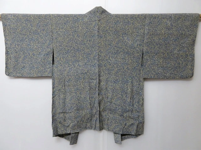 0427T04z350 Vintage Japanese Kimono Silk HAORI Light gray Flower