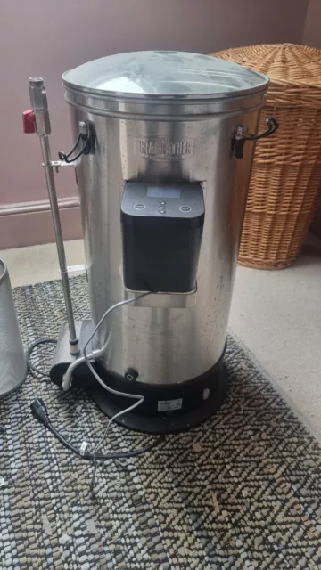 The Grainfather ‎Connect 30L Brewing System And 2 Fermenters