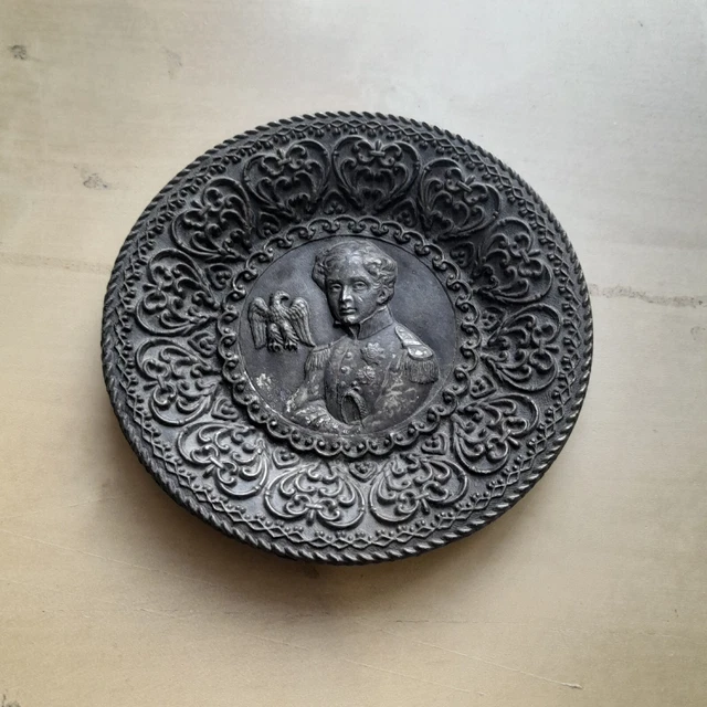 Ancien Vide-poche Coupelle Napoléon III – Papier Mâché Noir Et Doré – Thème Invalides